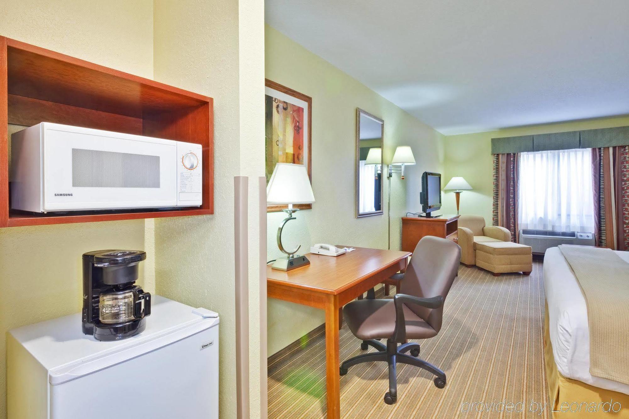 Holiday Inn Express Winfield - Teays Valley Hurricane Dış mekan fotoğraf
