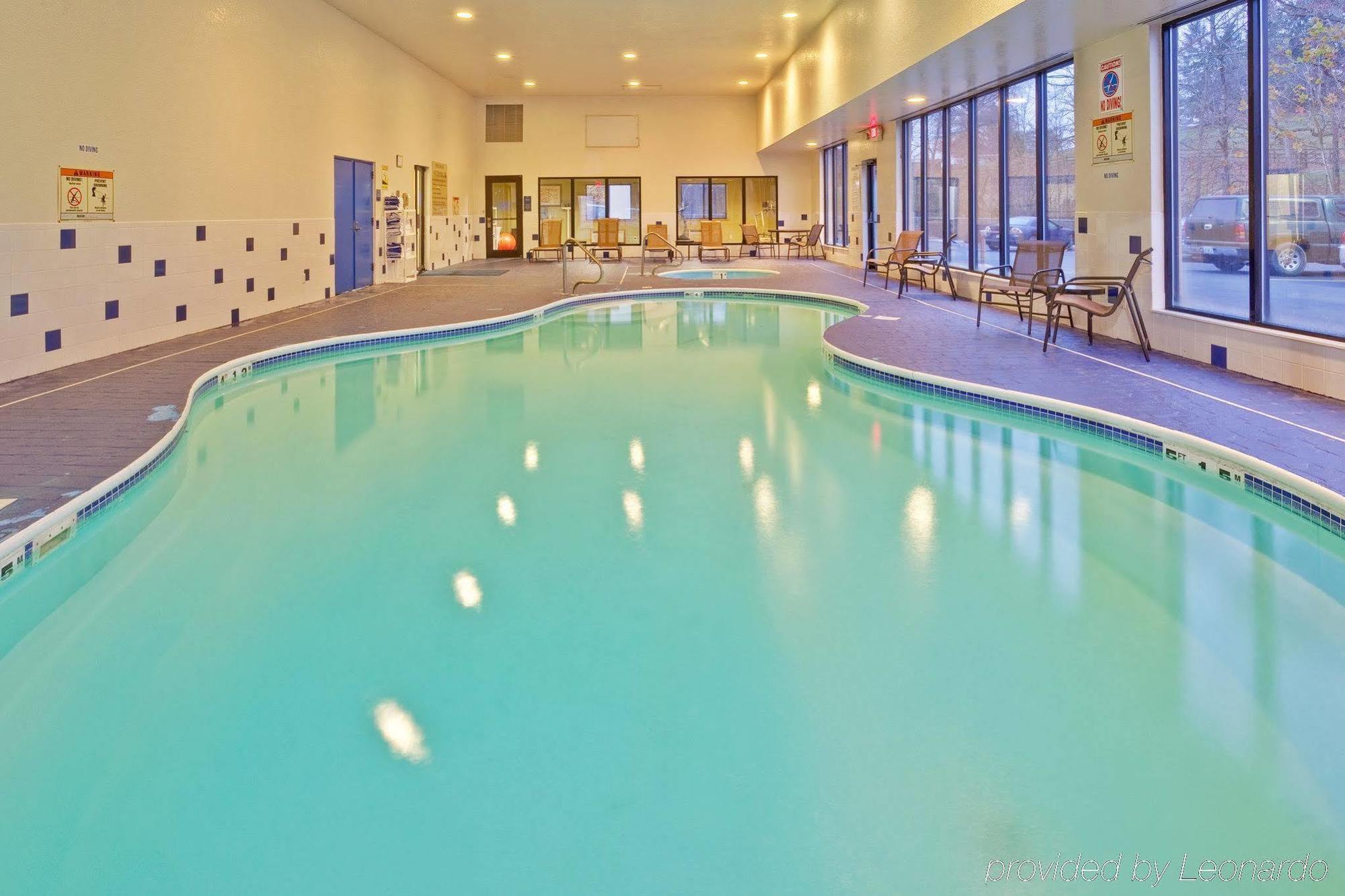 Holiday Inn Express Winfield - Teays Valley Hurricane Konforlar fotoğraf
