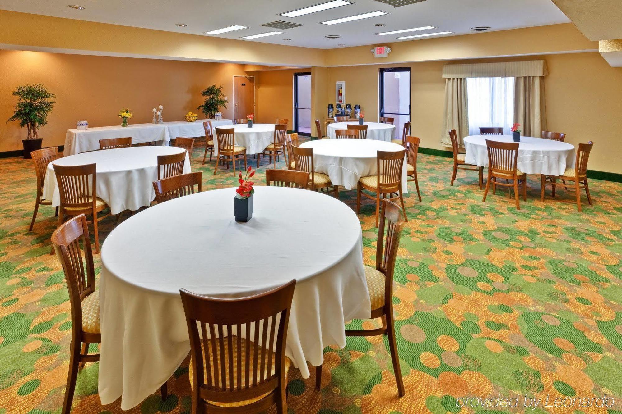 Holiday Inn Express Winfield - Teays Valley Hurricane Restoran fotoğraf