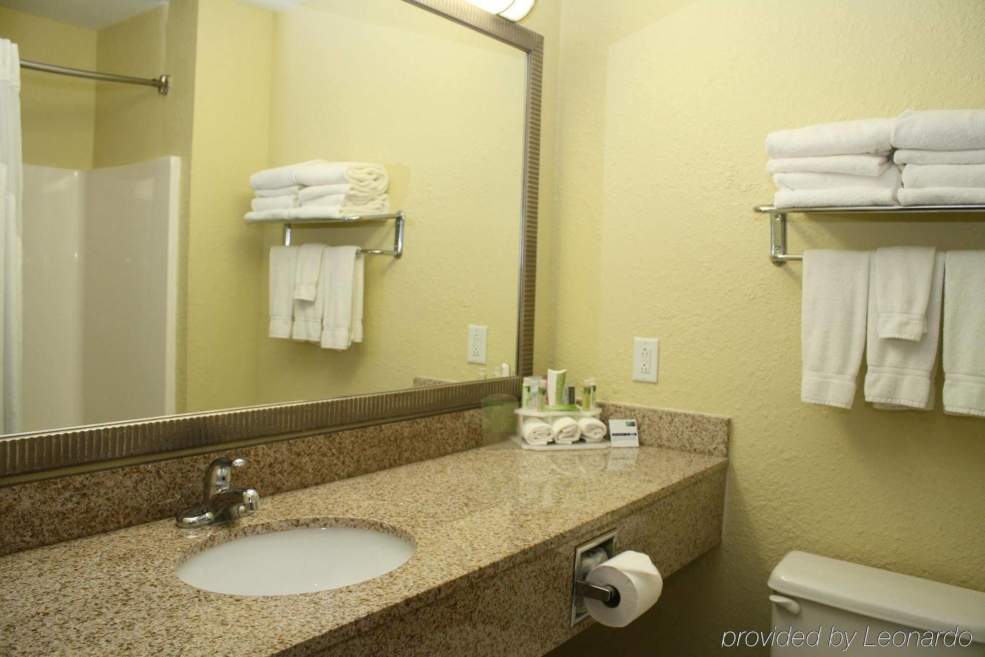 Holiday Inn Express Winfield - Teays Valley Hurricane Dış mekan fotoğraf