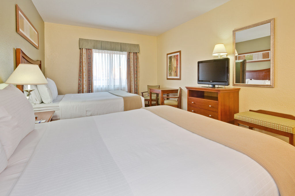Holiday Inn Express Winfield - Teays Valley Hurricane Dış mekan fotoğraf